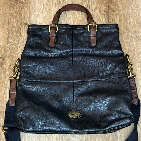 Fossil vintage black leather explorer shoulder bag with fold over top - Picture 4 of 10
